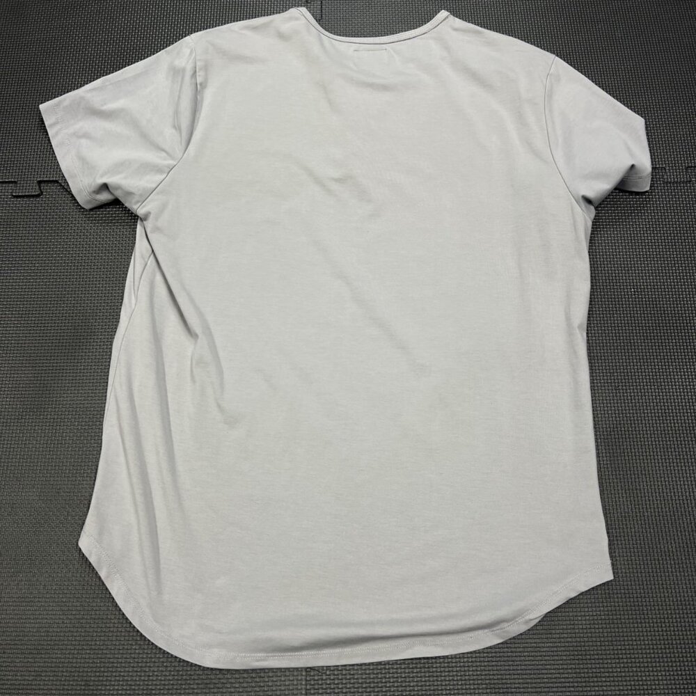 Cuts Mens Elongated Henley Shirt Gray Short Sleeve Premium Fit Soft Stretchy Fab - Picture 2 of 6
